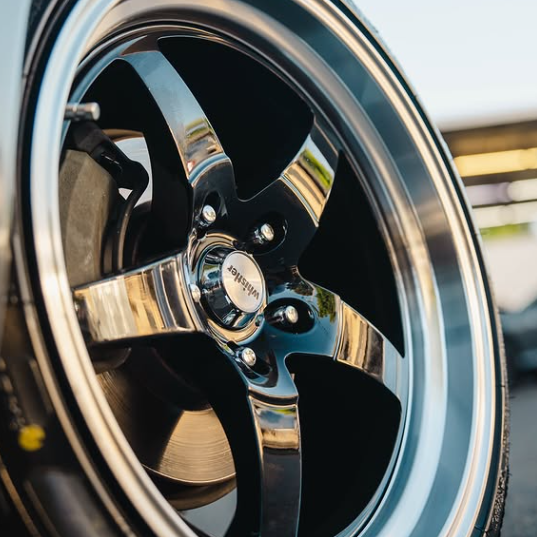 Whistler KR2 Black Machined Lip wheel